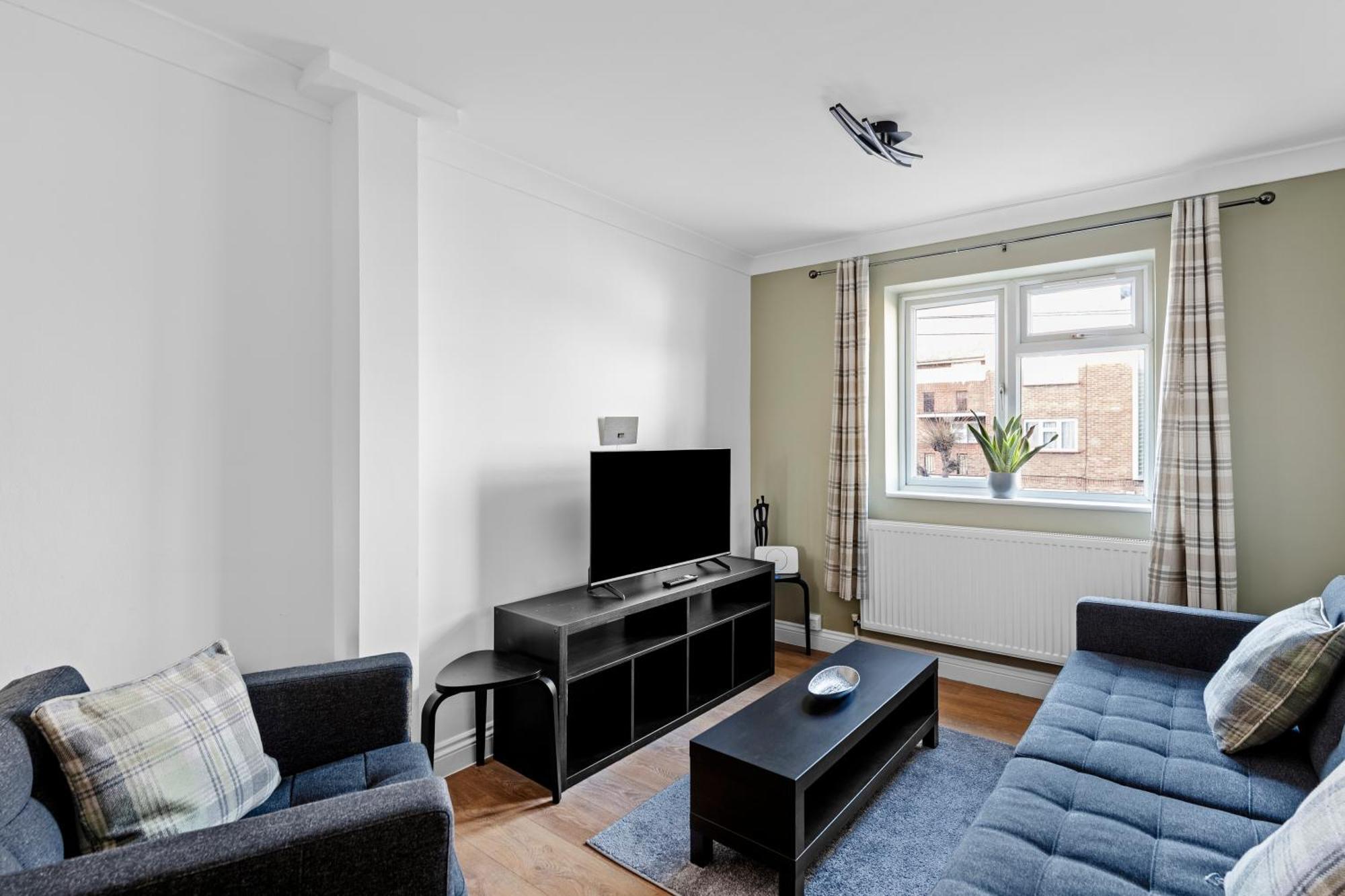 Cosy 2 Bedroom Flat In East Ham, Close To Excel London Exterior photo